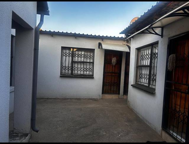 6 BEDROOM HOUSE FOR SALE IN BIRCH ACRES